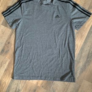 Adidas T-Shirt women’s size M New